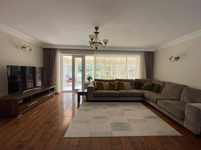 5 Bedroom Terraced House To Rent In Lodge Close, Chigwell, IG7