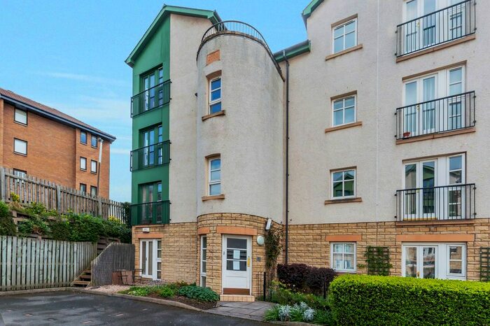 2 Bedroom Flat To Rent In Warriston Road, Canonmills, Edinburgh, EH3