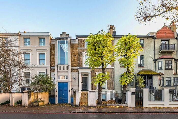 2 Bedroom Maisonette To Rent In Edith Grove, Chelsea, London, SW10