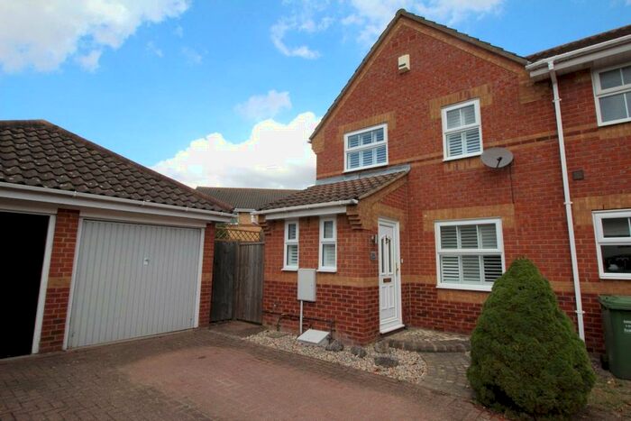 3 Bedroom End Of Terrace House To Rent In Warwick Place, Langdon Hills, SS16