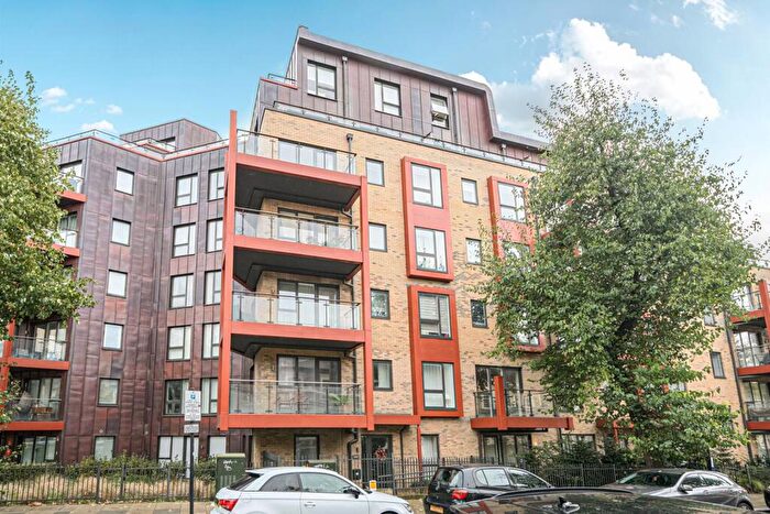 1 Bedroom Flat For Sale In Tollgate Gardens, North Maida Vale, London, NW6