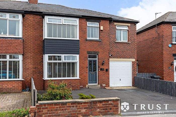 4 Bedroom Semi-Detached House For Sale In Thirlmere Road, Dewsbury, WF12