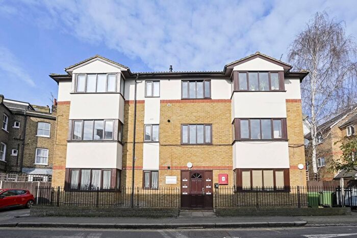 1 Bedroom Flat To Rent In Brixton Station Road, Brixton, London, SW9