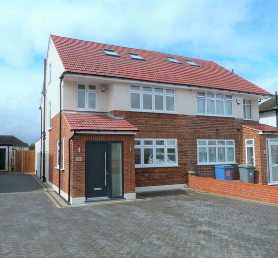 5 Bedroom Detached House To Rent In Branksome Way, Harrow, HA3