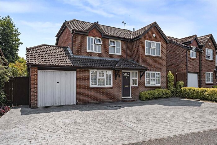 4 Bedroom Detached House For Sale In Eagles Road, Greenhithe, Kent, DA9