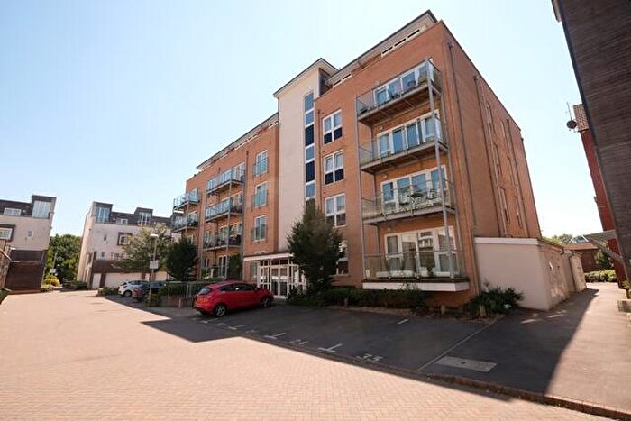 2 Bedroom Flat To Rent In James Weld Close, Southampton, Hampshire, SO15