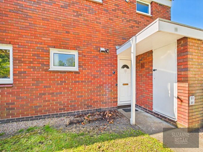 2 Bedroom Maisonette For Sale In Taunton Way, Coventry, West Midlands, CV6