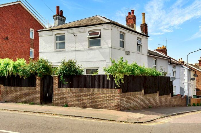 3 Bedroom End Of Terrace House To Rent In St. James Road, Tunbridge Wells, TN1
