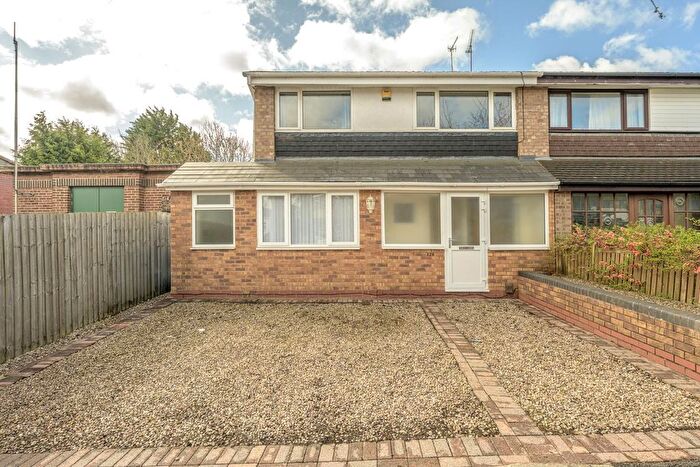 3 Bedroom Semi Detached House For Sale In Osmaston Road, Birmingham, B17