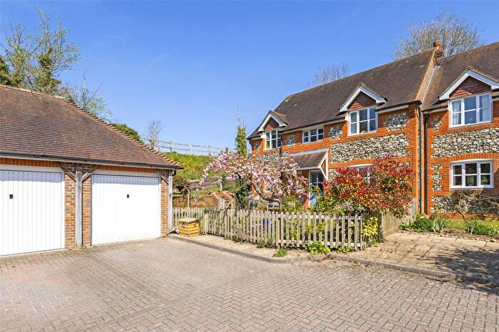 4 Bedroom Country House For Sale In Tudor Rose Cottages, Freefolk, RG28