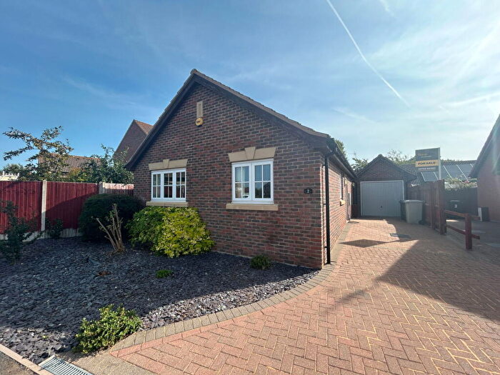 2 Bedroom Detached Bungalow For Sale In Mowbray Close, Skegness, Lincolnshire, PE25