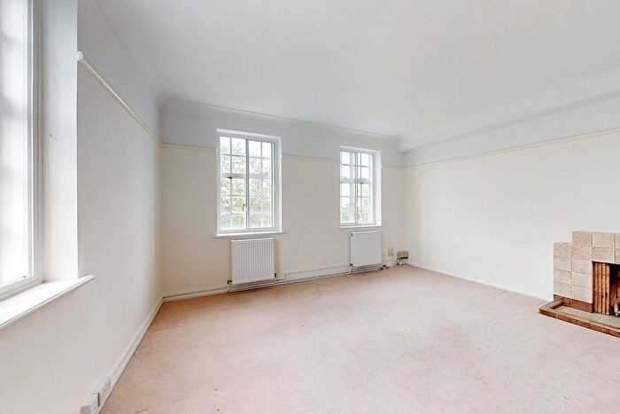 1 Bedroom Flat For Sale In Ormonde Terrace, St John's Wood, London, NW8