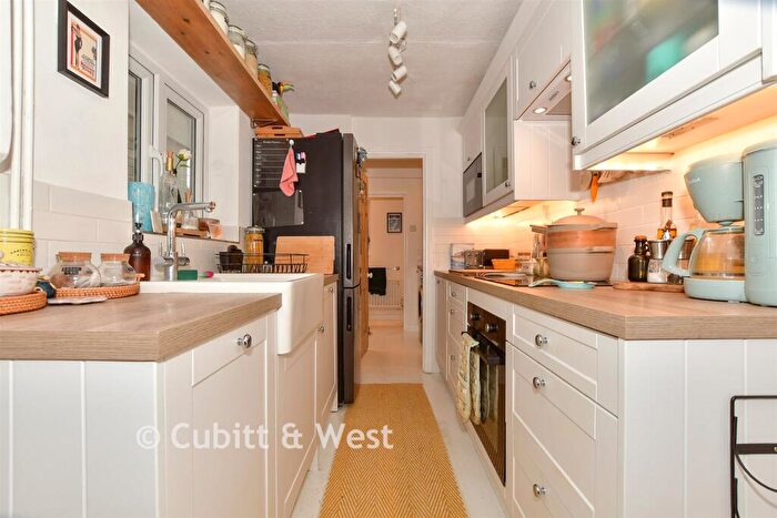 2 Bedroom Terraced House For Sale In New North Road, Reigate, Surrey, RH2