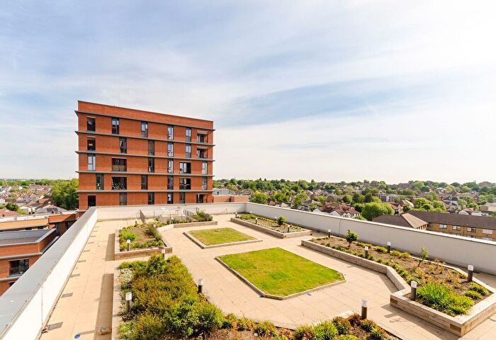 2 Bedroom Flat For Sale In High Street, Sutton, SM1