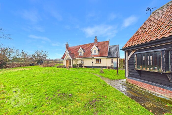 3 Bedroom Detached House For Sale In Mellis Road, Wortham, Diss, IP22