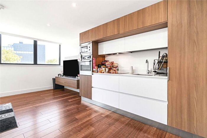 1 Bedroom Apartment To Rent In Finchley Road, London, NW3