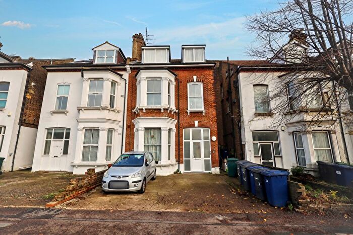 1 Bedroom Flat For Sale In Claremont Road, London, NW2