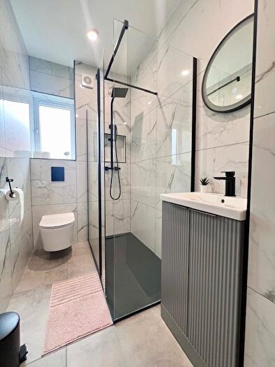 3 Bedroom House To Rent In Edmund Road, Sheffield, S2
