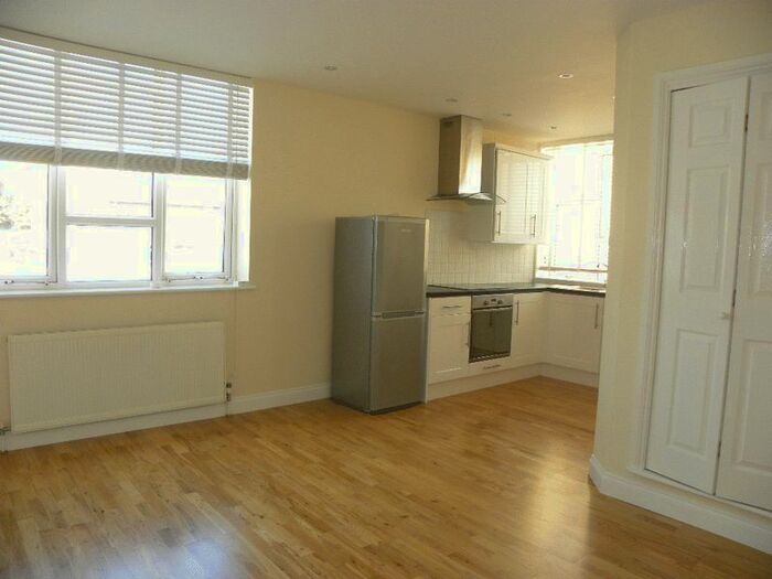 Studio To Rent In Edward Road, New Barnet, Barnet, EN4