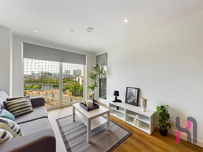 2 Bedroom Flat To Rent In The Gateway, Trafford Road, Salford, M5