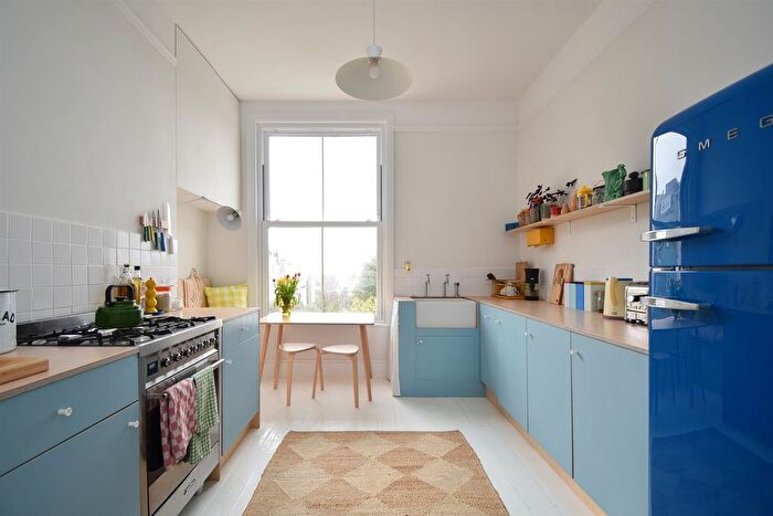 2 Bedroom Maisonette For Sale In Rothsay Road, St. Leonards-On-Sea, TN38