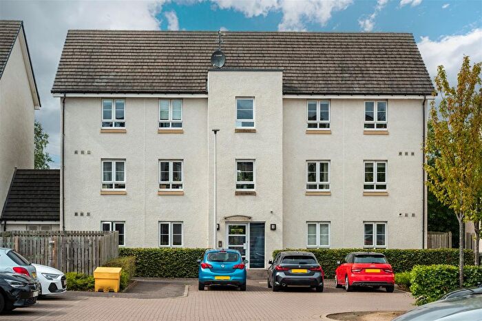 2 Bedroom Flat For Sale In / Durie Loan, Burdiehouse, Edinburgh, EH17