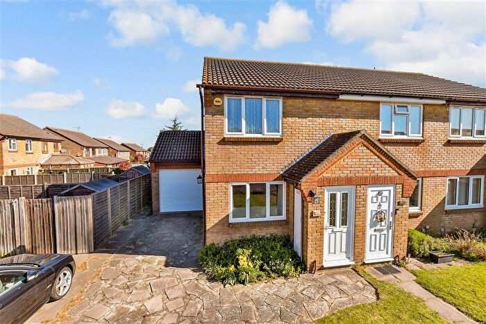 2 Bedroom End Terrace House For Sale In Drakes Close, Upchurch, Sittingbourne, Kent, ME9