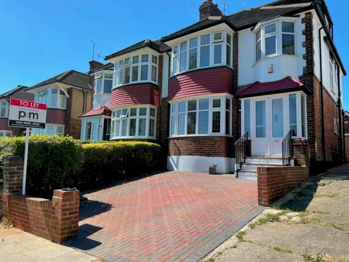 4 Bedroom Semi-Detached House To Rent In South Lodge Drive, Oakwood, N14