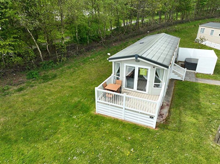 2 Bedroom Park Home For Sale In Hewas Water, St. Austell, PL26