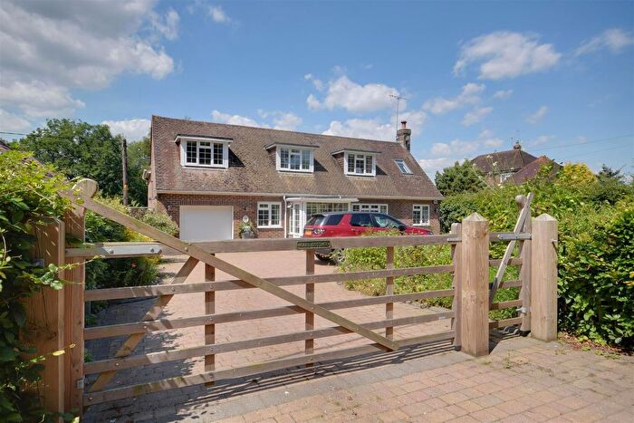 4 Bedroom Detached House For Sale In Kings Bank Lane, Beckley, TN31