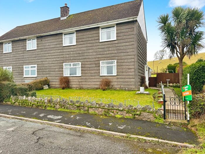 3 Bedroom Semi-Detached House For Sale In Bwlchygwin, Felindre, Swansea, West Glamorgan, SA5