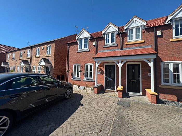 3 Bedroom Semi Detached House To Rent In New Forest Way, Kingswood, Hull, East Riding Of Yorkshi, HU7
