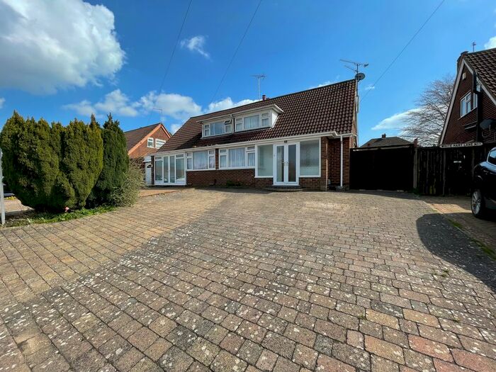 3 Bedroom Semi-Detached Bungalow To Rent In Wadhurst Avenue, Luton, LU3