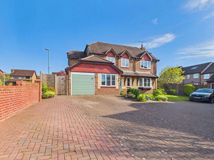 4 Bedroom Detached House For Sale In Lemmington Way, Horsham, West Sussex, RH12
