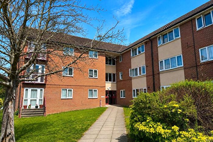 Penthouse For Sale In Mulgrave Way, Knaphill, Woking, Surrey, GU21