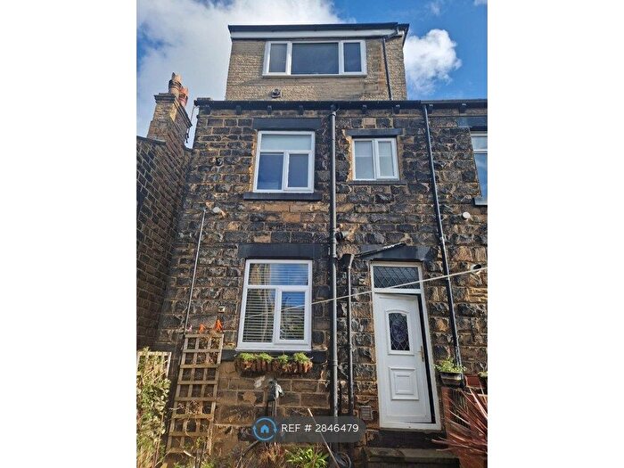3 Bedroom End Terrace House To Rent In Peel St, Morley, LS27