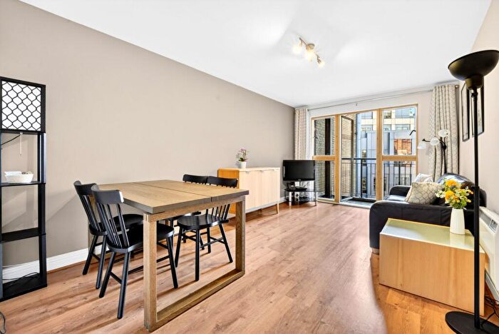 2 Bedroom Apartment To Rent In Aldersgate Street, London, EC1A