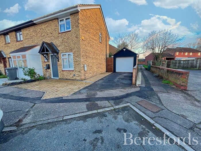 2 Bedroom End Terrace House For Sale In Flintwich Manor, Chelmsford, CM1