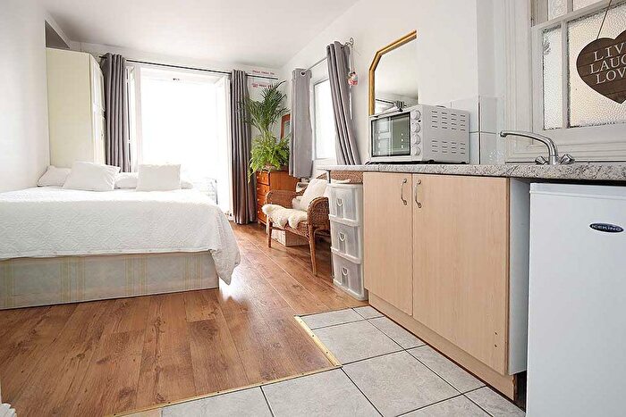 Studio To Rent In Inverness Terrace, London, W2