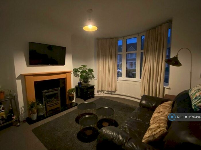 5 Bedroom Semi-Detached House To Rent In The Mount, Coventry, CV3