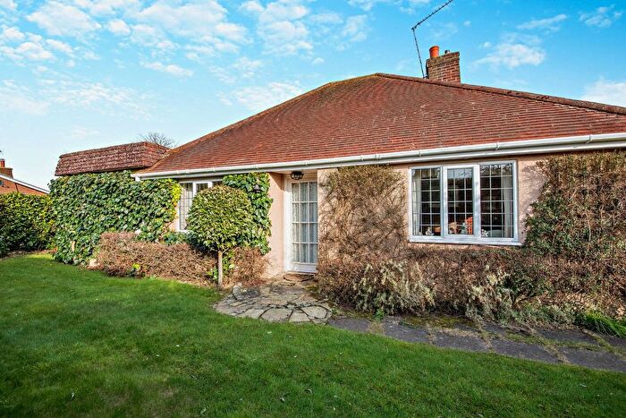 3 Bedroom Bungalow For Sale In Oakdown Close, Whitchurch Hill, Oxfordshire, RG8