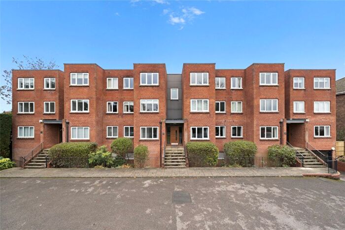 2 Bedroom Flat For Sale In Oakhill Gardens, Oatlands Drive, Weybridge, KT13