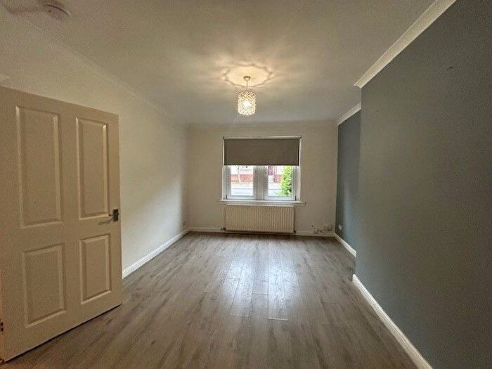 2 Bedroom Flat To Rent In Newarthill Road, Motherwell, ML1