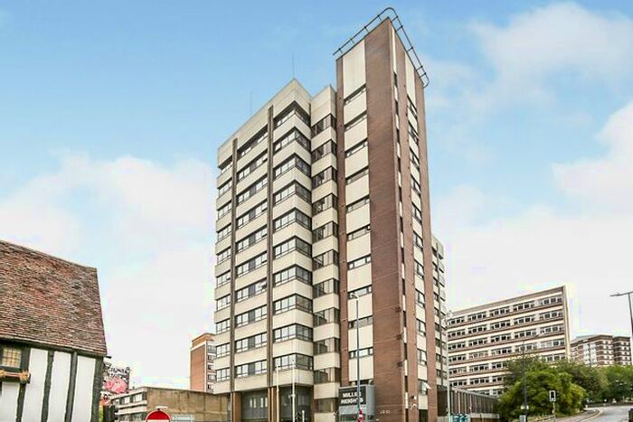 2 Bedroom Flat For Sale In Lower Stone Street, Maidstone, ME15