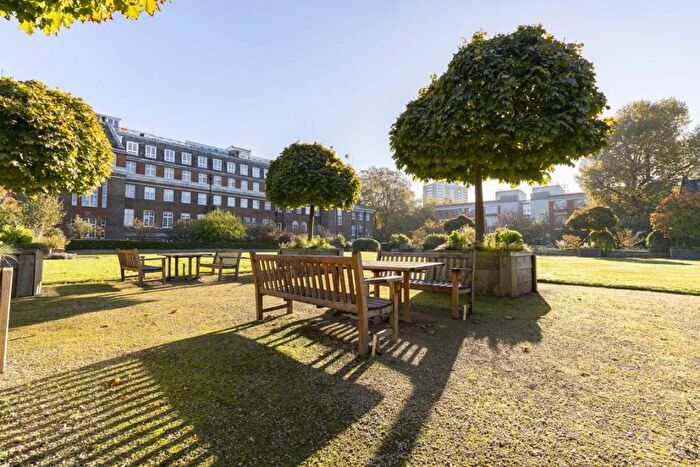 2 Bedroom Flat For Sale In Rosebery Avenue, Islington, EC1R