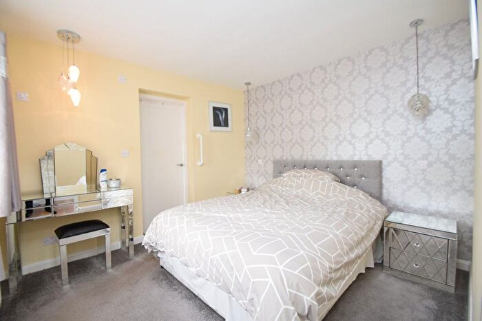 2 Bedroom Bungalow For Sale In Darenth Rise, Chatham, ME5