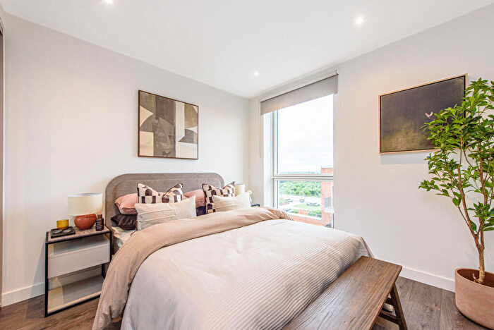 2 Bedroom Flat To Rent In The Watermint, Hendon, London, NW9