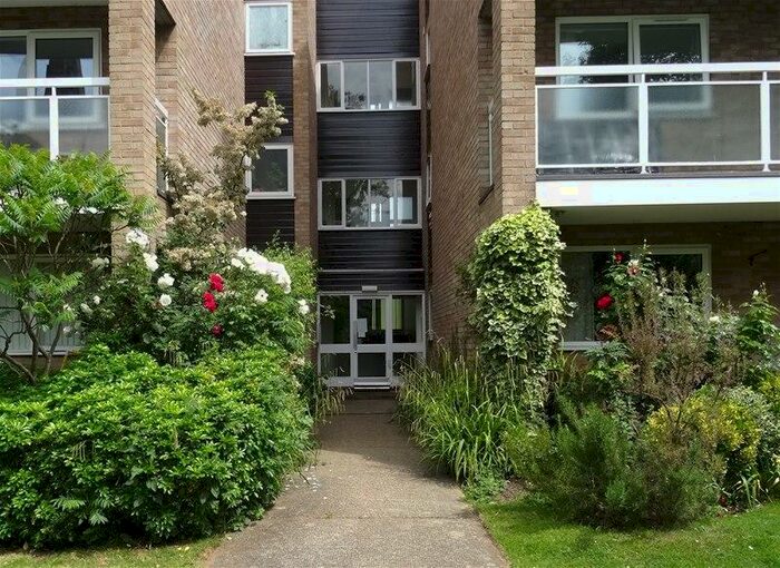 1 Bedroom Flat To Rent In Brackley Road, Beckenham, BR3