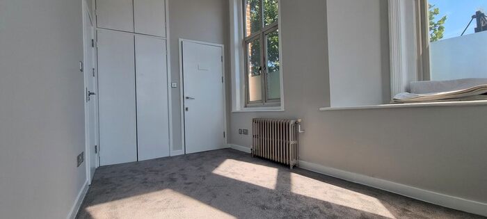 Studio To Rent In Old Kent Road, London, SE1