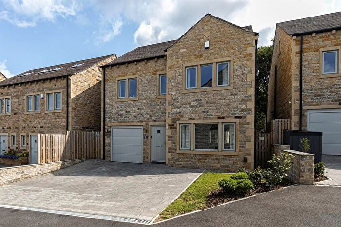 5 Bedroom Detached House For Sale In Tinker Fold, Lepton, Huddersfield, HD8